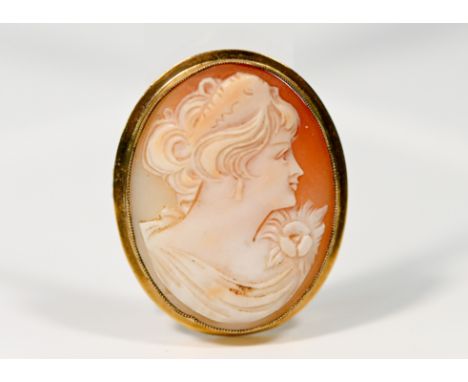 A 9ct gold cased portrait cameo early 20th century, height 36mm