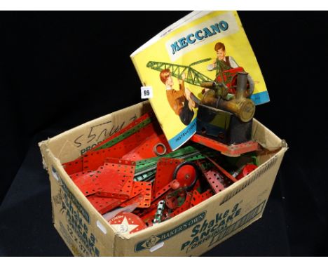 A Good Quantity Of Vintage Meccano Pieces & Booklets