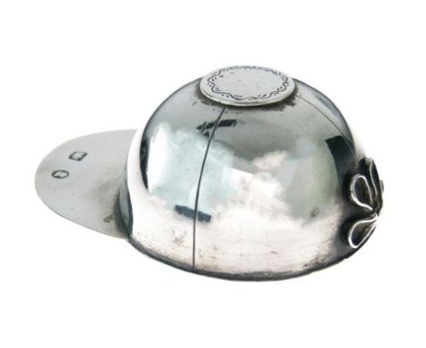 George III Scottish silver 'Jockeys Cap' caddy spoon, hallmarked with the monarch's head and thistle only, 3.75cm diameter  C