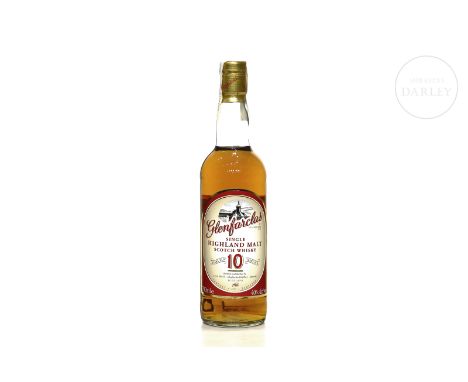 This is a beautiful example of Glenfarclas 10 years of the 1990s. Over 30 years in bottle.   Distinctive flavor that some cla