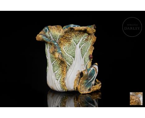 Ceramic modelled in the form of a brush container, imitating the morphology of a Chinese cabbage or ‘Brassica rapa pekinensis