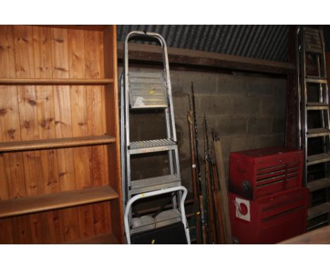 An aluminium step ladder and a set of steps 