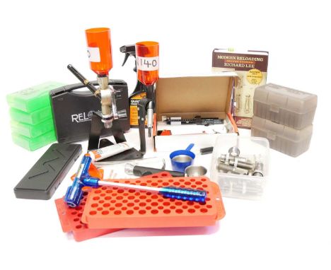 Collection of mixed reloading equipment, to include a Lee Powder thrower on stand, set of Lee Scales and priming tool, reload