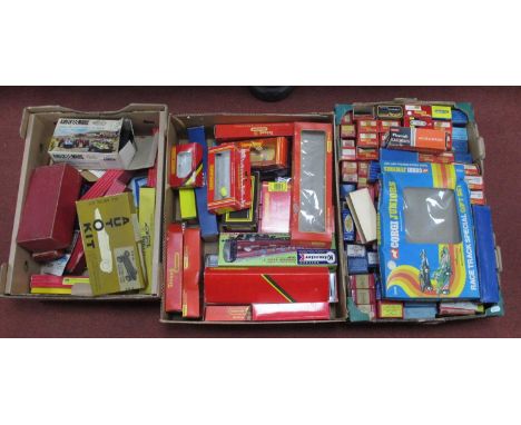 A Quantity of Model Railway Locomotive, Rolling Stock, Diecast Model Vehicle, Slot Car and Toy Empty Boxes. To include Hornby