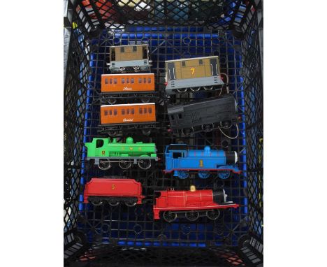 A Hornby "Thomas" 'OO' Gauge/4mm "James 2-6-0 Steam Engine, R/No 5 and 6 wheel tender (missing front pony, otherwise good); p