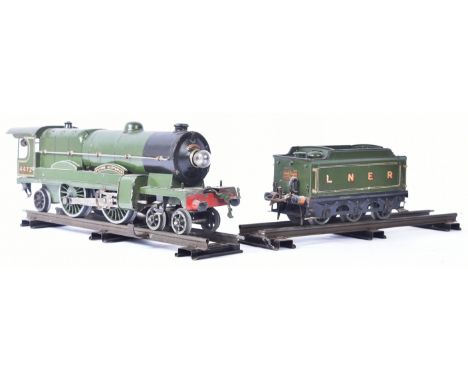 Model Railway - a vintage Hornby O gauge tinplate electric model railway trainset locomotive engine ' Flying Scotsman '. The 