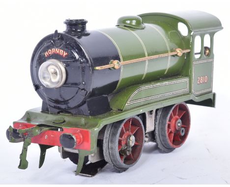 Model Railway - a vintage Hornby O gauge tinplate electric locomotive engine No. E120. The loco in LNER green livery No. 2810