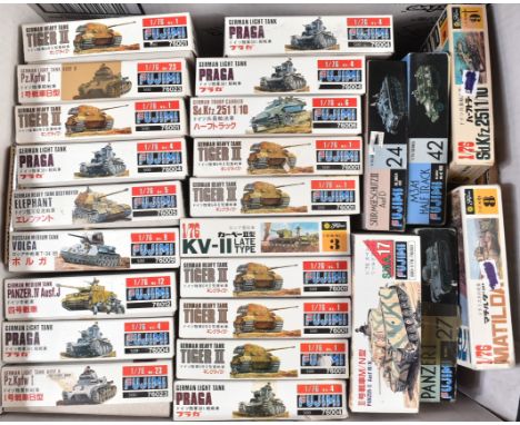 Model Kits - a collection of x25 assorted 1/76 scale Fujimi plastic model kits of Military interest. Various German light tan