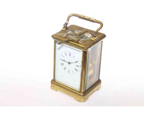 French brass cased carriage clock, stamped R & C, 12.5cm excluding handle