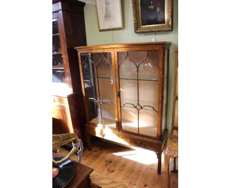 Early 20th Century mahogany china cabinet having two glazed panel doors above two drawers on Chinese Chippendale style legs, 
