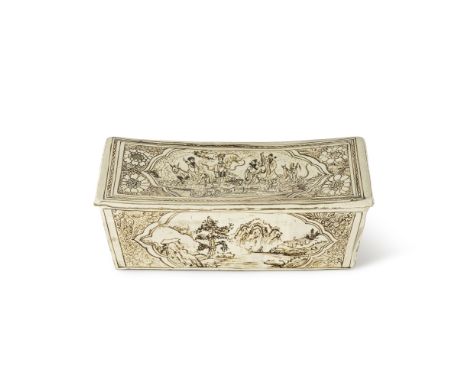 OREILLER EN GRÈS CIZHOUDynastie Jin/Yuan, XIIIe/XIVe siècleA CIZHOU 'ZHANG FAMILY' PILLOW Jin/Yuan Dynasty, 13th/14th century