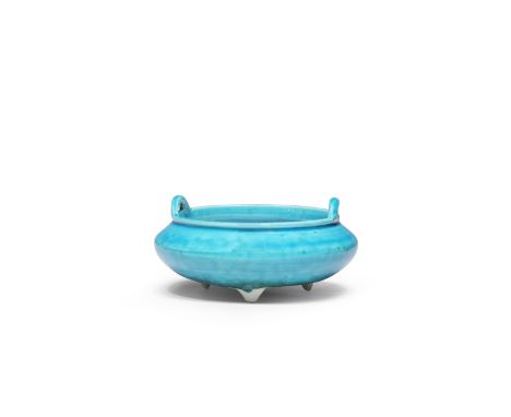 RARE BRÛLE-PARFUM EN PORCELAINE ÉMAILLÉE BLEU TURQUOISEMarque et époque Yongzheng (1723-1735)A RARE TURQUOISE-GLAZED INCENSE 