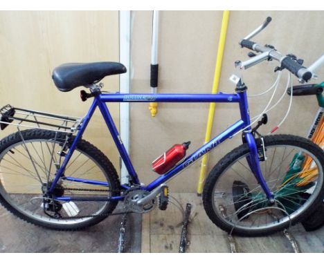 A blue giant Boulder 510 gent's bicycle 