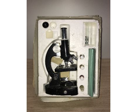 VINTAGE STUDENTS MICROSCOPE SET