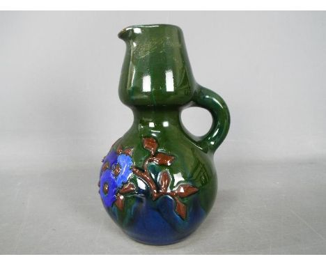 A ceramic Elton Ware green jug,   15 cm ( h ) 