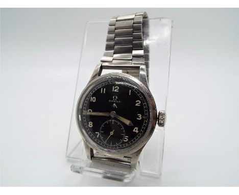 Omega - A World War Two (WWII / WW2) period military issue Omega WWW wristwatch (Watch. Wrist. Waterproof), signed black dial