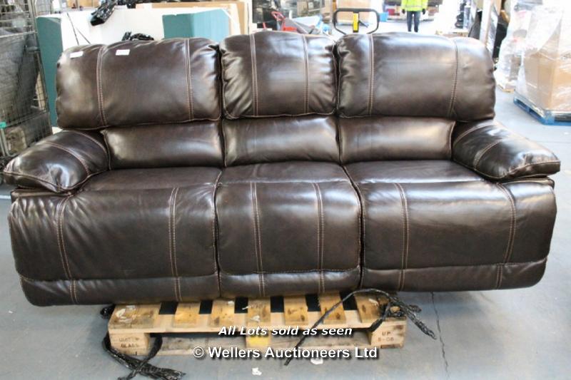 Man Wah Clayton 3 Seater Sofa Grade Returns Dc6 Aisle 16 Lot 40504 Man Wah Clayton 3 Seater Sofa Grade Returns