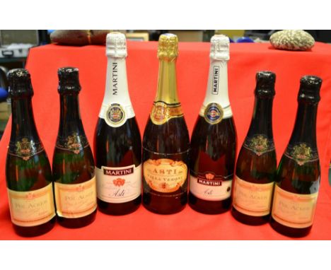 Seven bottles of sparkling wine including Martini Asti (3 bottles and 4 halves)  