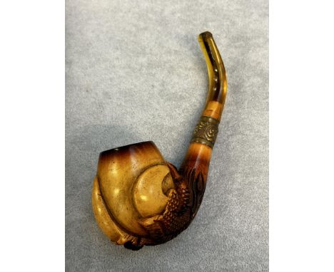 Carved wood & amber smokers pipe 