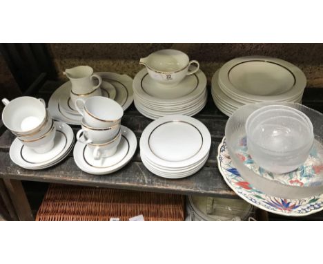 SHELF OF MAINLY GERMAN DINNER SERVICE, PLATES, CUPS &amp; SAUCERS ETC.  &amp; GLASS BOWLS &amp; DECORATIVE PLATE