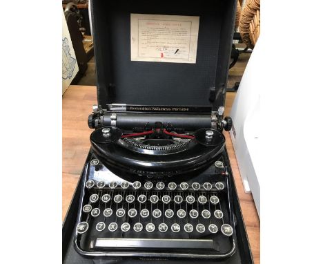 REMINGTON NOISELESS PORTABLE TYPEWRITER IN CASE