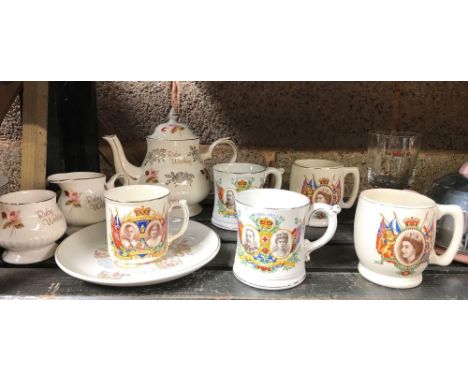 MIXED SHELF WITH COMMEMORATIVE MUGS, TEA POT ETC