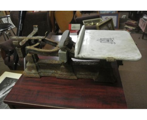 COLLECTABLES - An antique set of Avery scales, with enamel platform, in need of restoration.