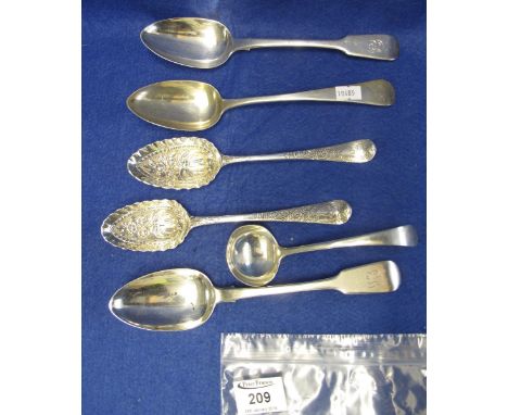 Bag of assorted silver spoons to include: pair of fiddle pattern serving spoons, London hallmarks; two similar Georgian silve