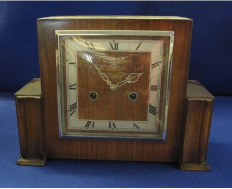 Art Deco design Smith's Enfield two train mantel clock with key and pendulum.(B.P. 24% incl. VAT)
