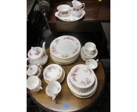A Royal Albert Lavender Rose pattern tea and dinner service 