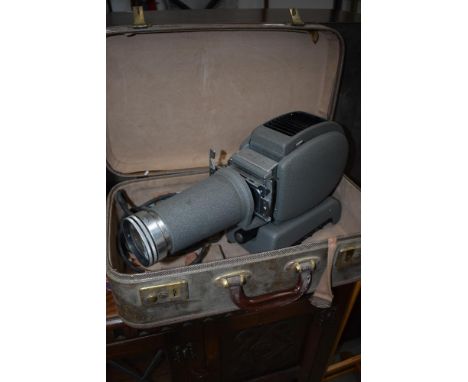 A vintage Leitz slide projector, cased
Would take 6x6cm slides&nbsp;