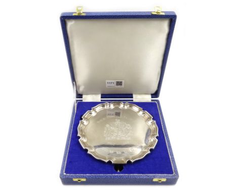 The Queen's silver jubilee silver waiter by S T Hopper Ltd Sheffield 1977 ltd ed 10/100 diameter 15.5cm 5oz cased with certif