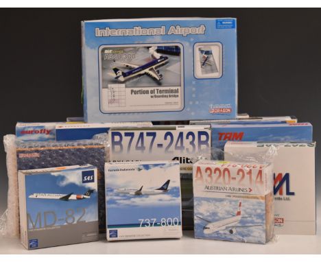 Fourteen Dragon Wings 1:400 scale diecast model aircraft, various carrier liveries including 55902 Asiana Airlines A330-300, 