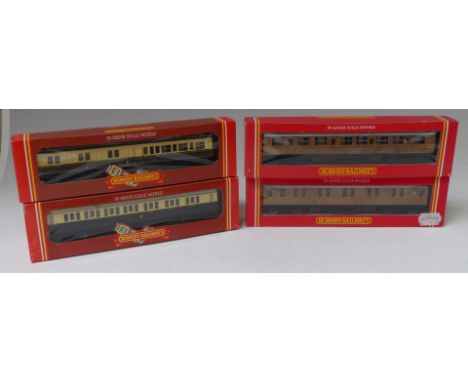 Thirteen Hornby 00 gauge model railway coaches including R.452 MR Clerestory Composite Coach, R.123 GWR Clerestory Brake Coac