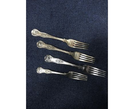 LOT OF CASED SILVER PLATED FLAT WARE, including two mother of pearl handled sets, along with a plated mug and loose flat ware
