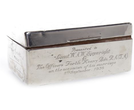 GEORGE V SILVER TRINKET BOXmaker William Neale & Son Ltd, Birmingham 1934, inscribed with dedication to Lieut. W.A.W. Siverwr