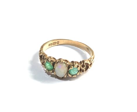 9ct Gold gemstone ring w/ opal weight 2.3g 