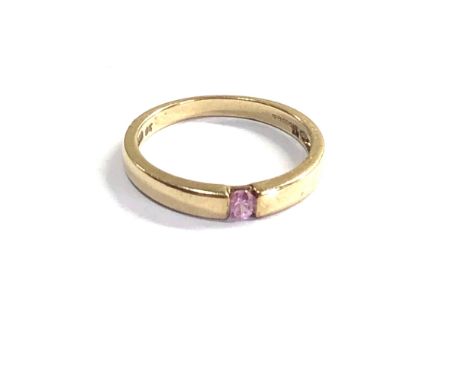 Vintage 9ct gold pink sapphire ring weight 2g 