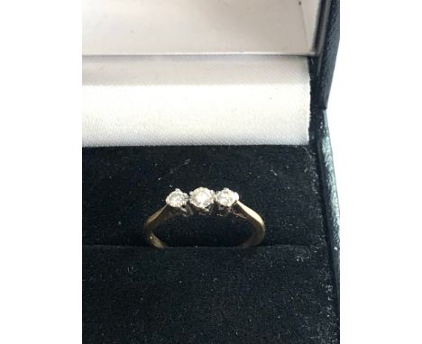 Antique 18ct gold 3 stone diamond ring set with 3 small diamonds weight 1.4g 