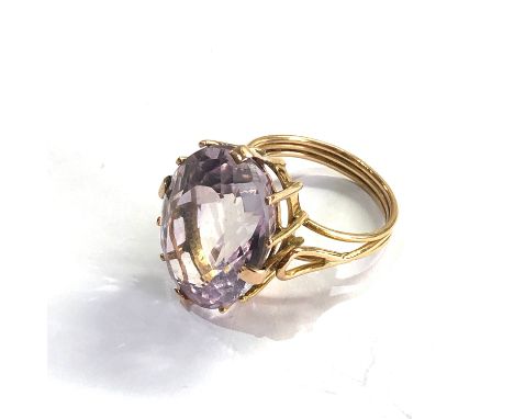 Large 18ct gold amethyst ring weight 10g xrt tested as 18ct gold 