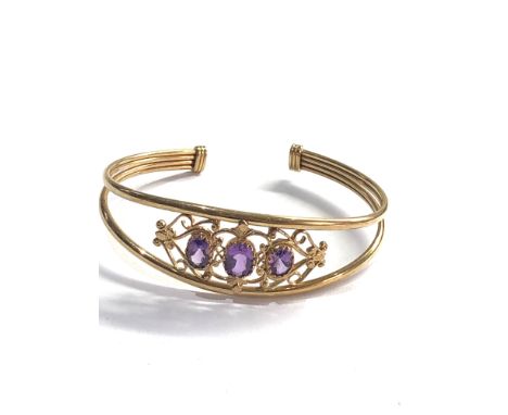 9ct Gold ornate cuff bangle w/ amethyst detail weight 11.3g 