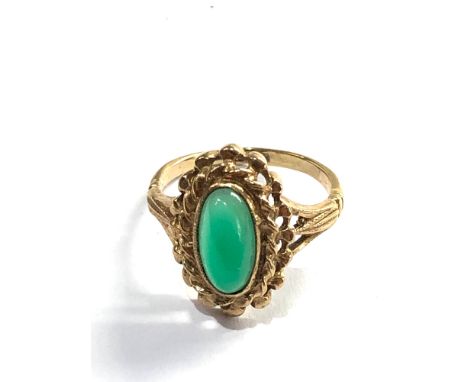 9ct Gold and green stone ring weight 2.4g 