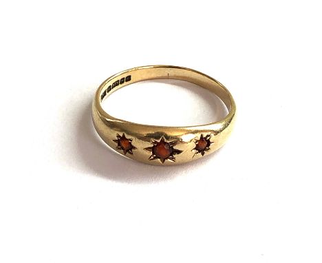 Vintage 9ct gold garnet set gypsy ring weight 2g 