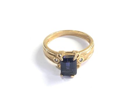 9ct gold Tanzanite ring weight 3.2g 