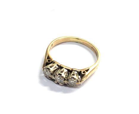 Vintage 9ct gold three stone diamond ring weight 1.9g 