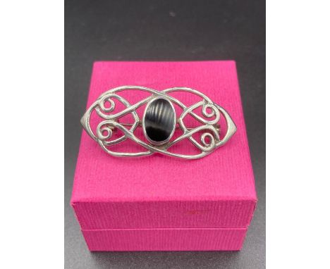 Silver and black onyx Celtic Art Deco style brooch.925 silver. 4.2 cm approx. 