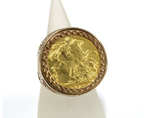 George V gold sovereign, dated 1921, mounted in a 9ct gold ring  setting 