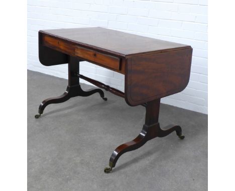 Mahogany sofa table of typical design, 103 x 71 x 65cm. 