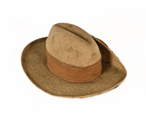 An Anzac slouch hat novelty inkwell, length 10.5 cm.