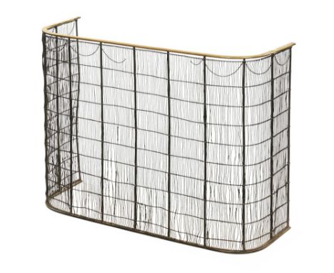 A 19th century brass and metal nursery fireguard.  Height 77 cm, width 103.5 cm, depth 36 cm.